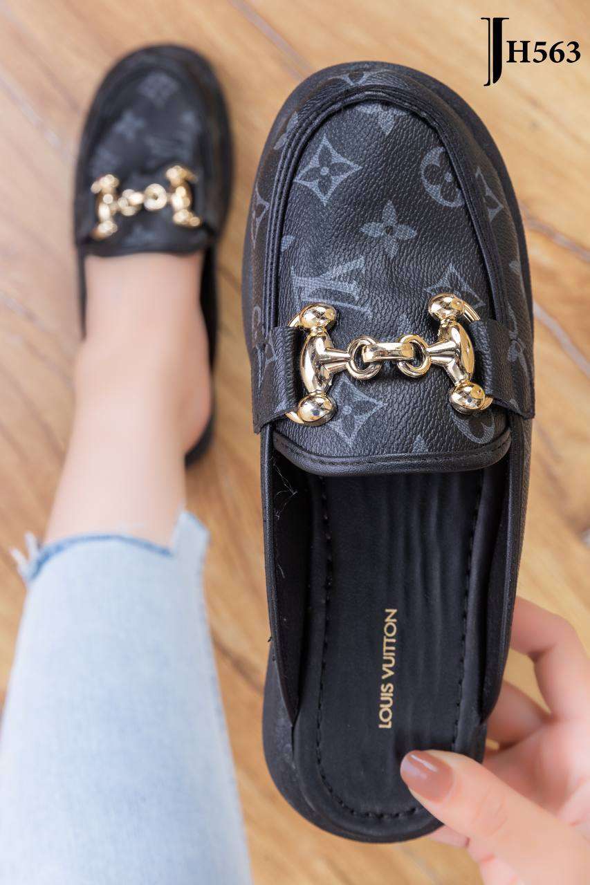 سابوه ترندي جدااااا خامات ممتازة نعل رابر طبي