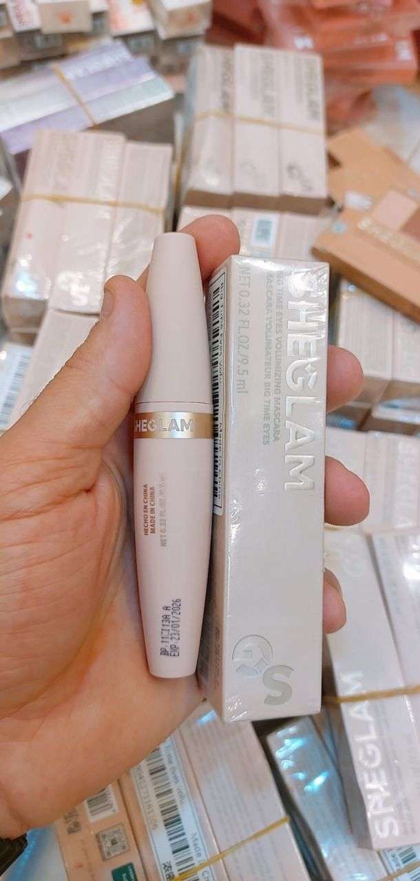 Sheglam big time eyes
volumizing mascra