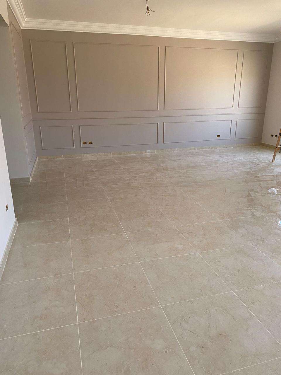 للبيع شقة 225متر متشطبة الترا سوبر لوكس بالقرنفل