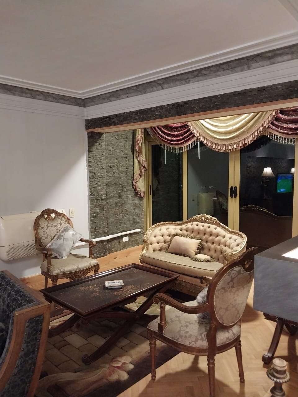 شقة فاخرة للايجار المفروش بالزمالك