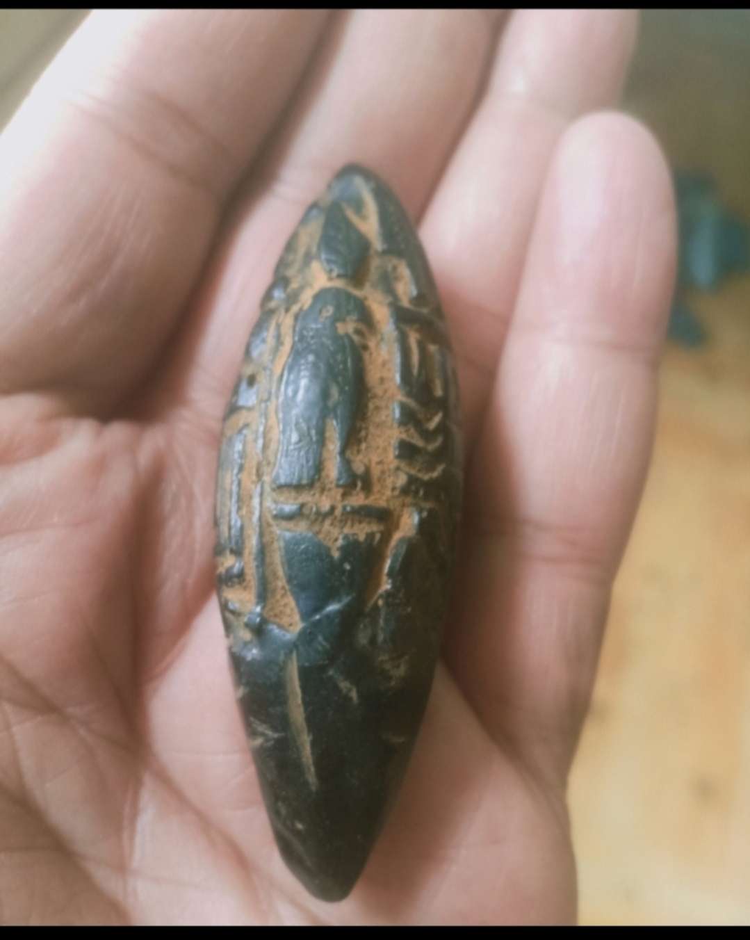 تحف بلح مصنع يدوى ينجزب للمغناطيس بداخله رمل ممغنط ينجزب للمغناطيس