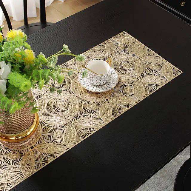 مفرش سفره جلد طول حولي متر متوفر فضى ودهبى بعدد اشكال مختلفه