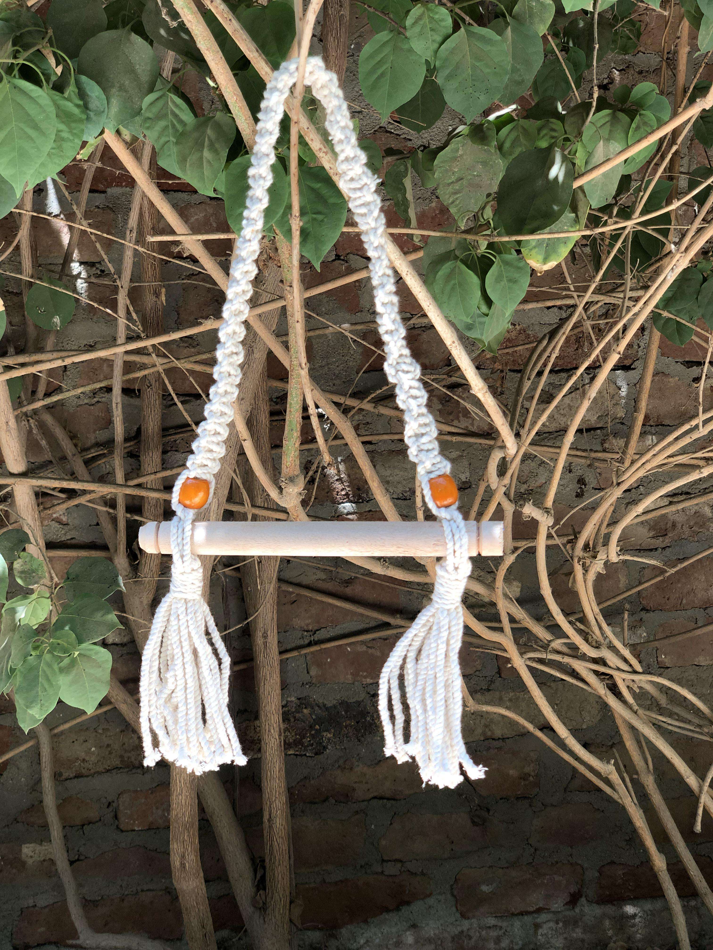 حامل مناديل مكرمية