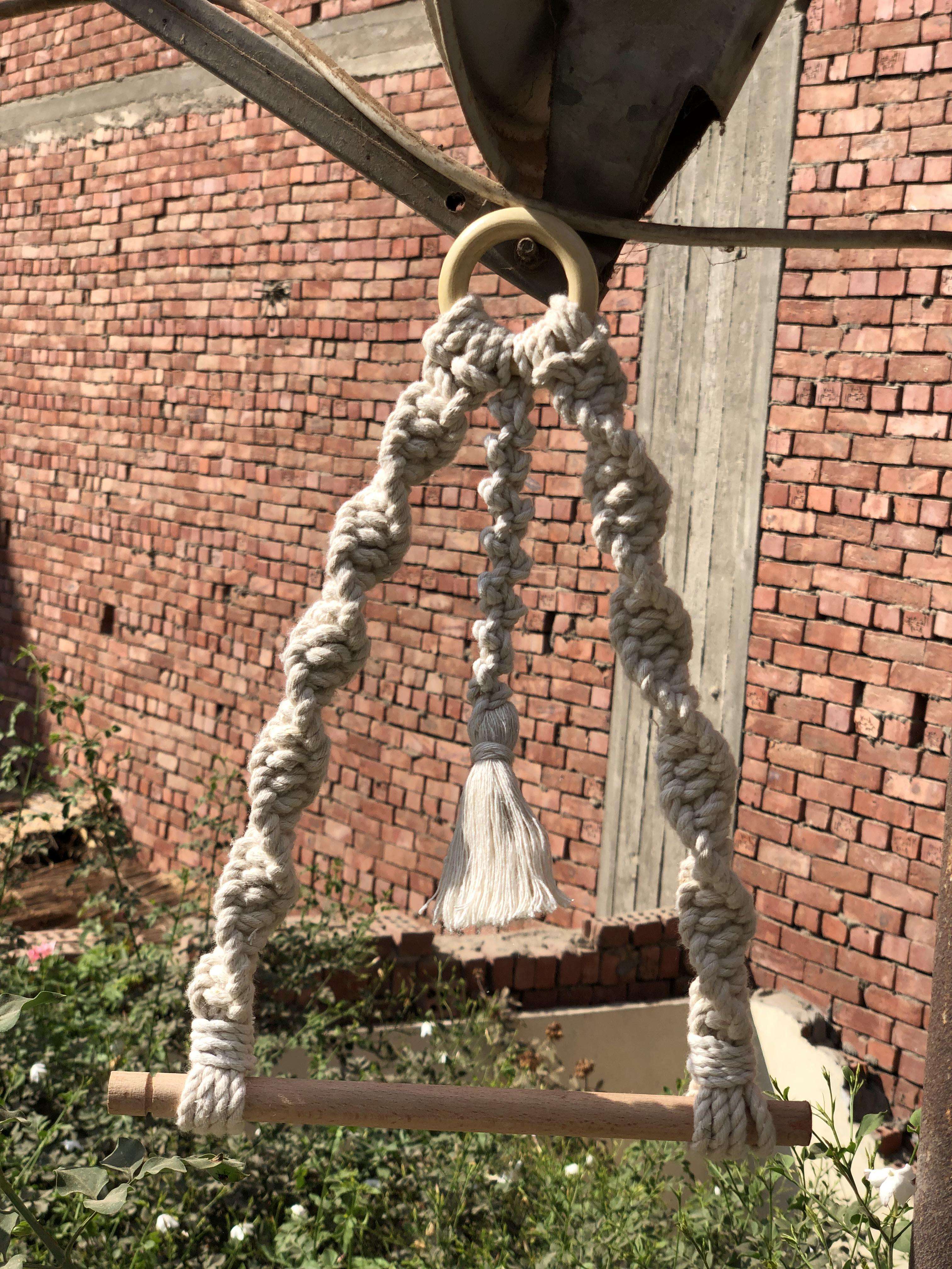 حامل مناديل مكرمية