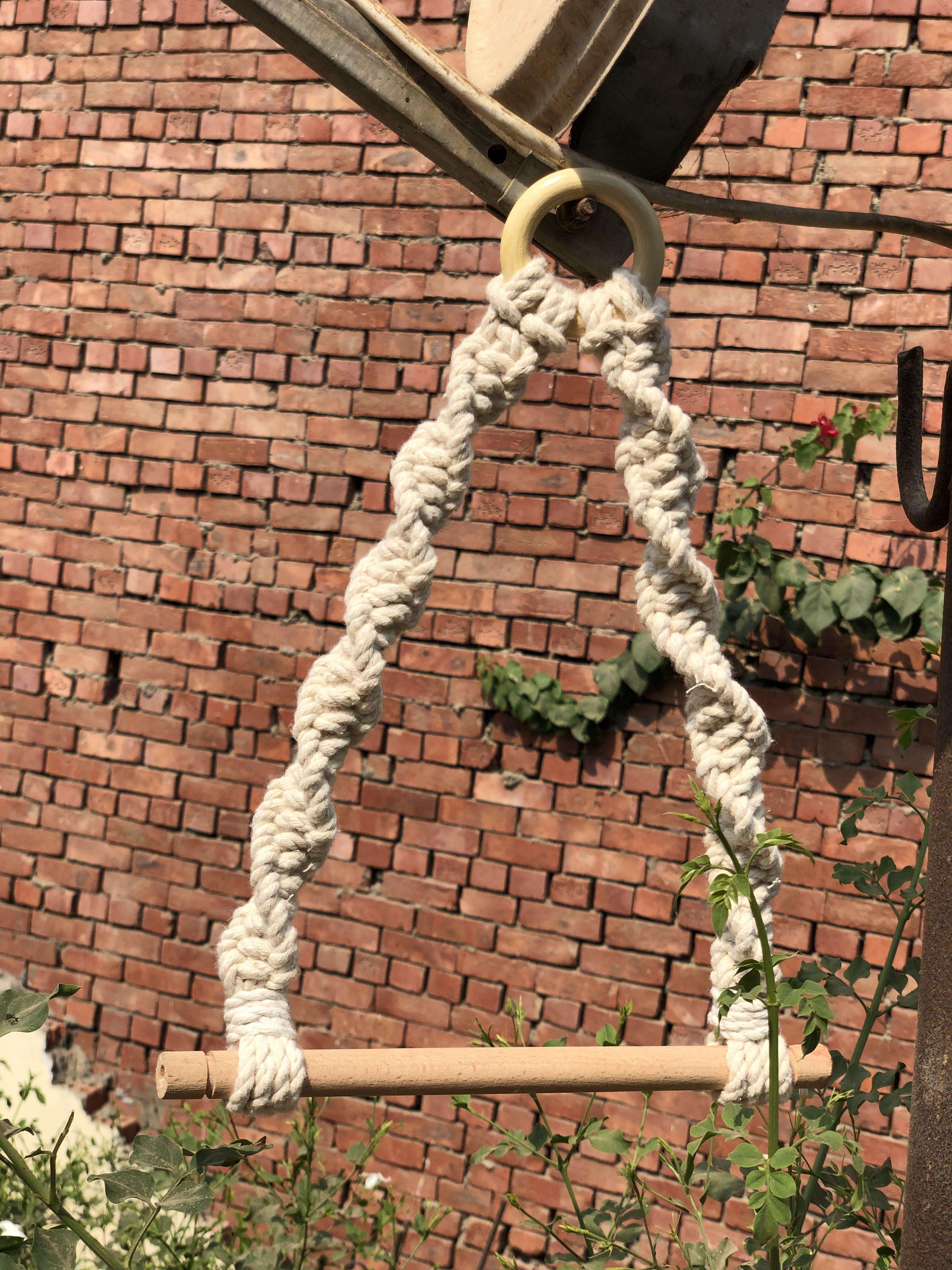 حامل مناديل مكرمية