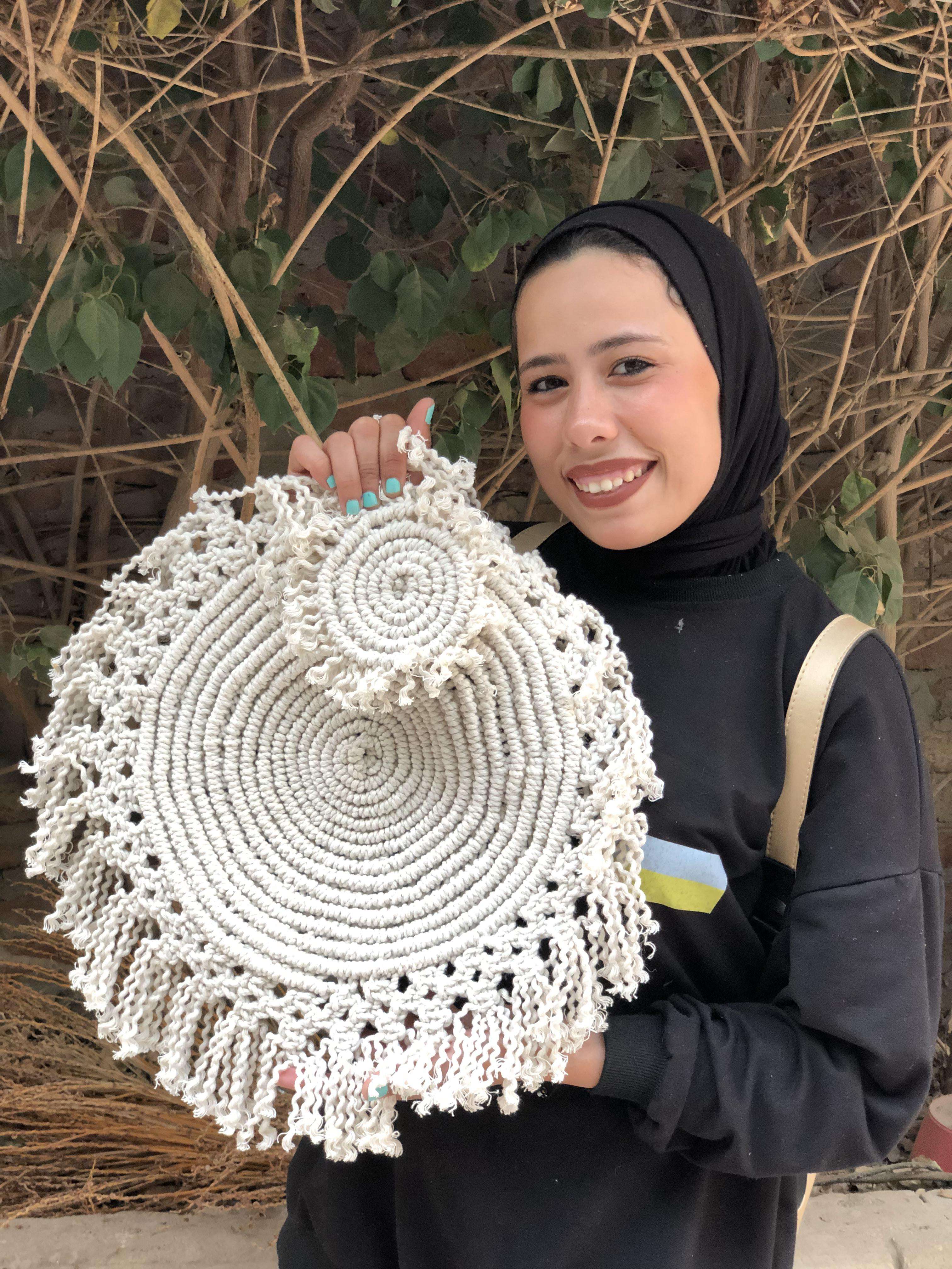 كوستر مكرمية