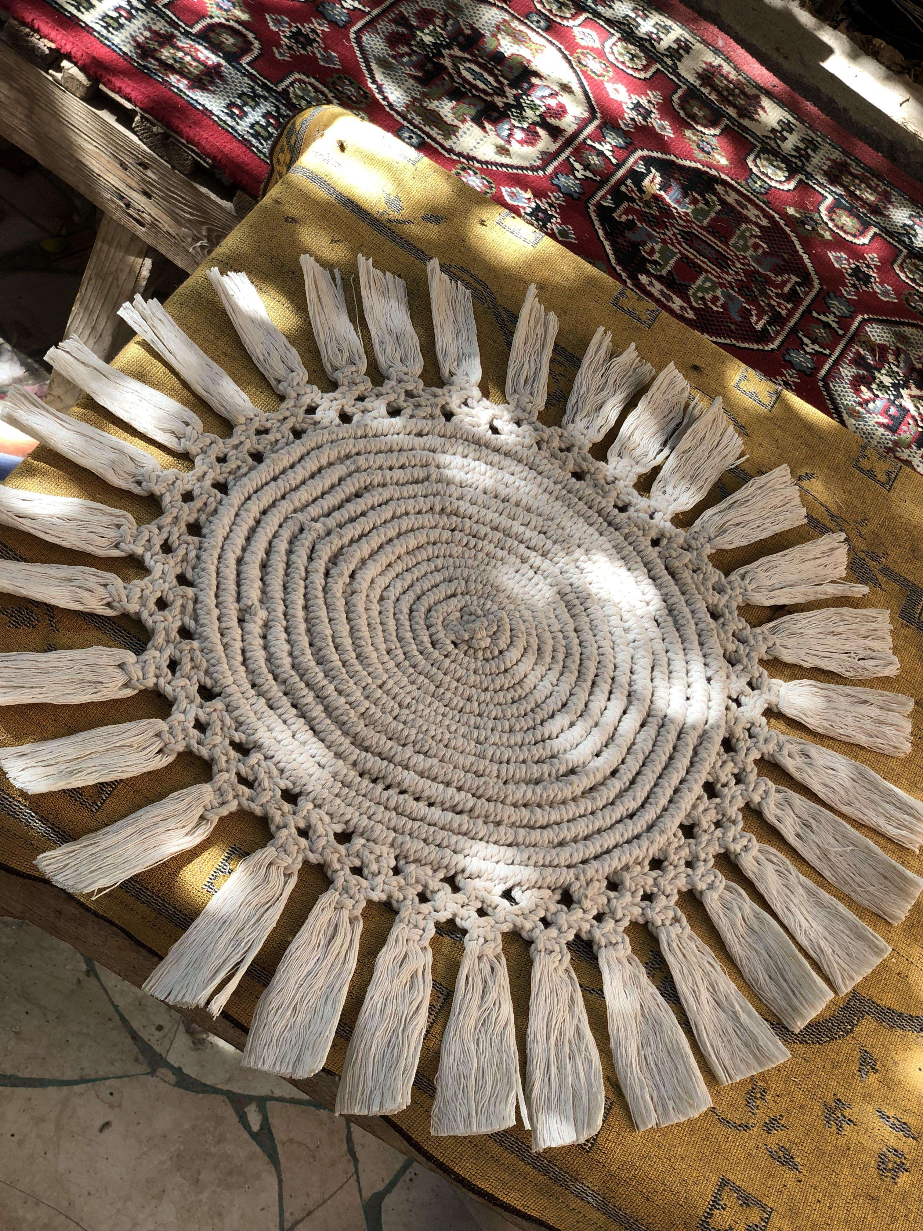 كوستر مكرمية