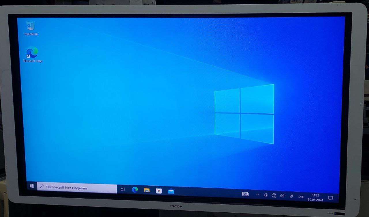 شاشه تفاعلية ريكو 55 بوصه