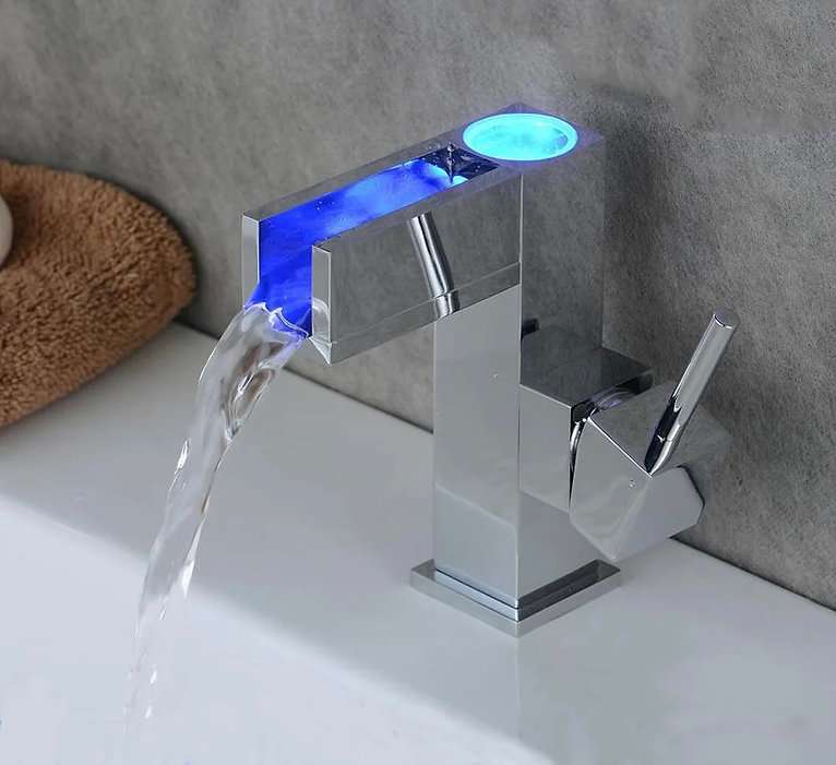 خلاط حوض سمارت مضيئ ٣