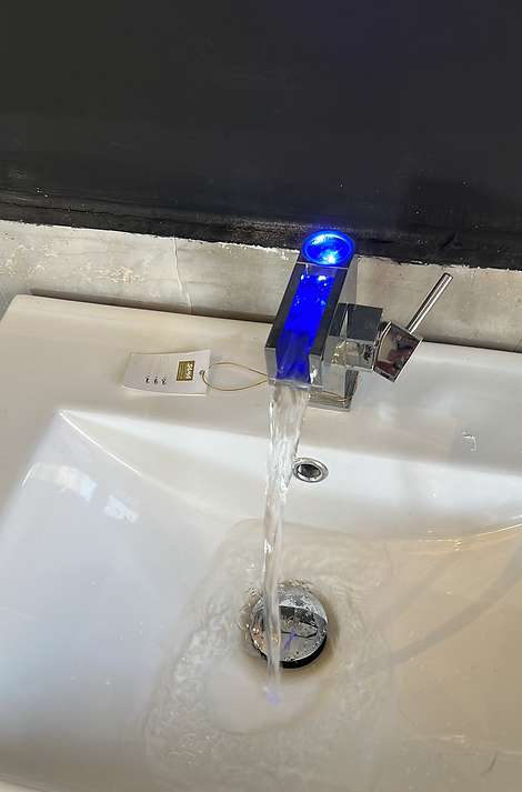 خلاط حوض سمارت مضيئ ٣