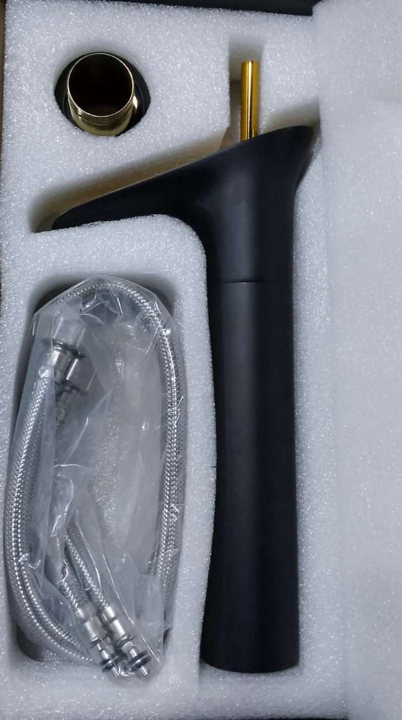 خلاط حوض ديكور شلال اسود * دهبي SC