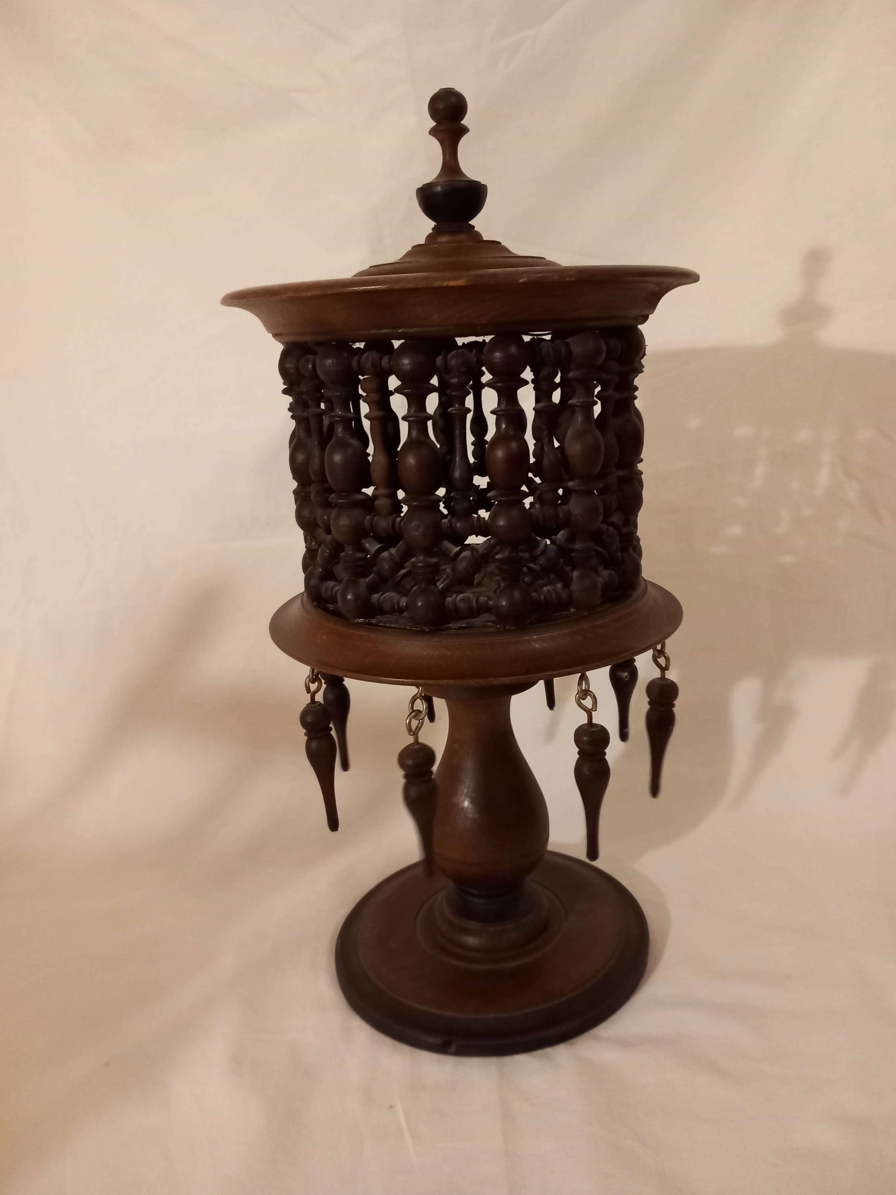 أبجورة خشبية