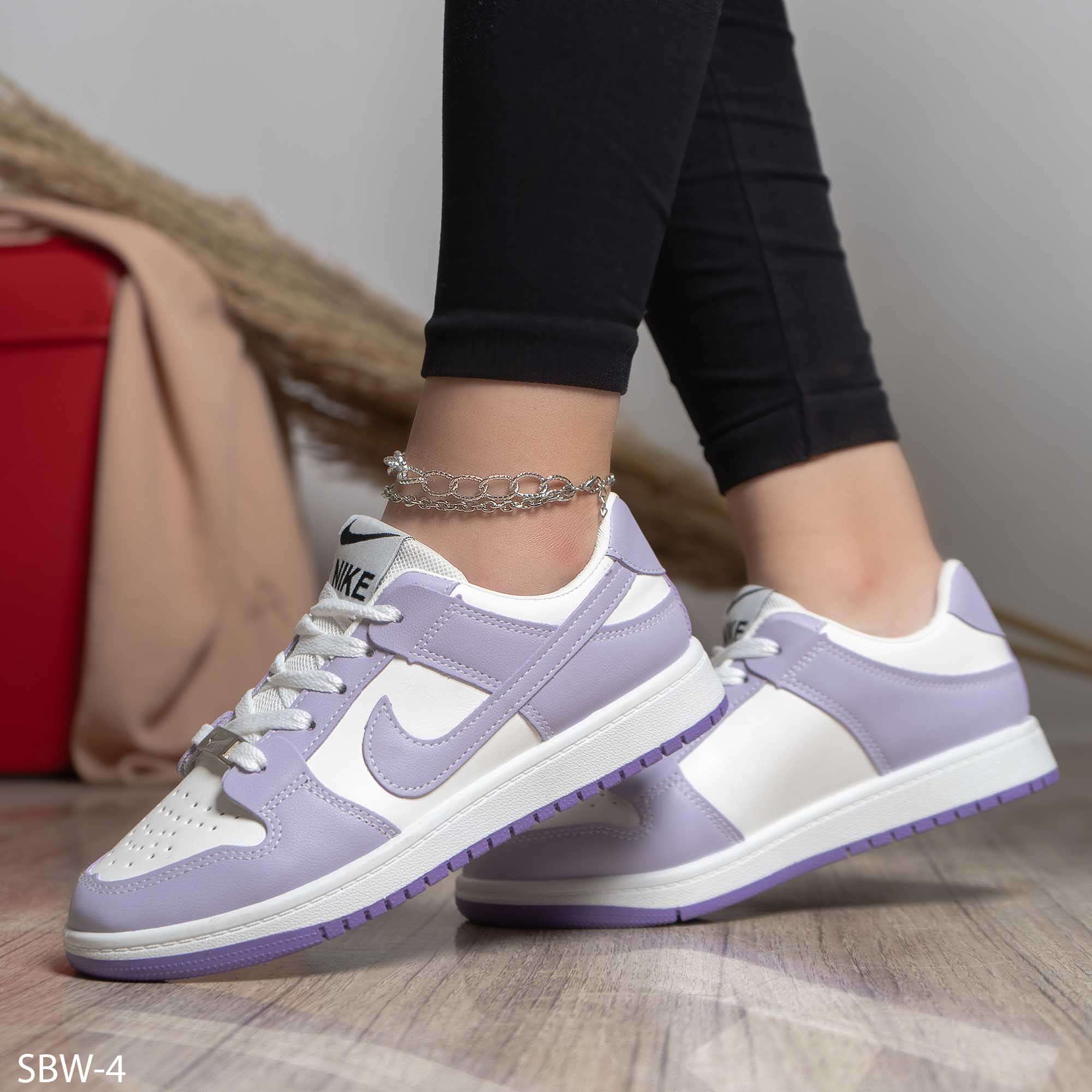 نايك حريمي جلد