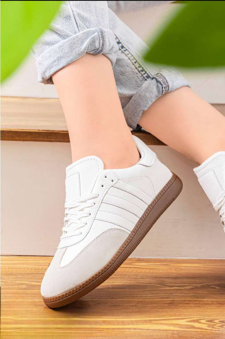 كوتشى نسائي مستورد