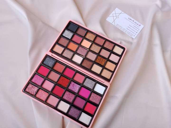 باليت ايشادو مايت سينما، 48 لون