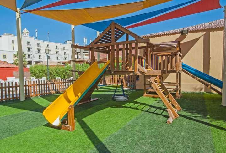 فندق صن أند سي