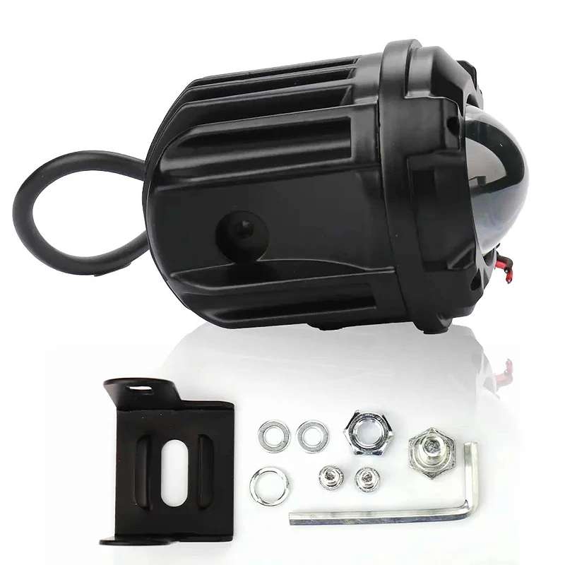 عدسة اضاءه شبورة   xl نورها ابيض في العالي واصفر في الواطي