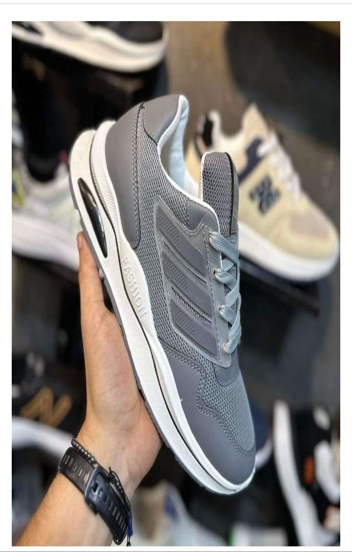 كوتشي رياضي اديداس كود H716