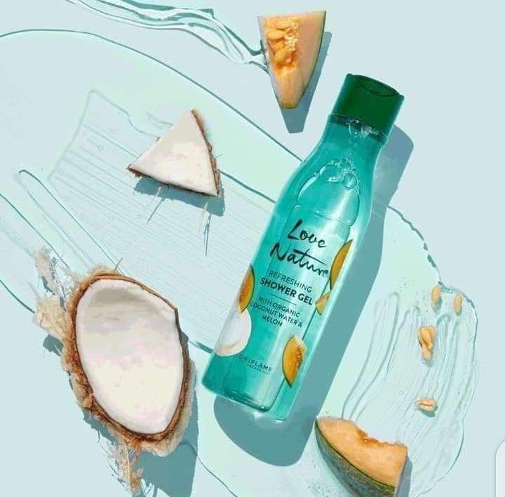 جل الاستحمام بخلاصة ماء جوز الهند والشمام