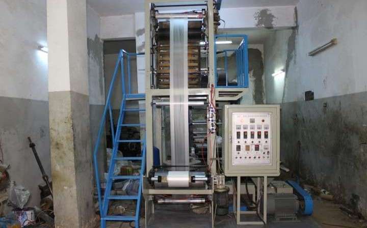 ماكينه لصنع الرولات بلاستيك