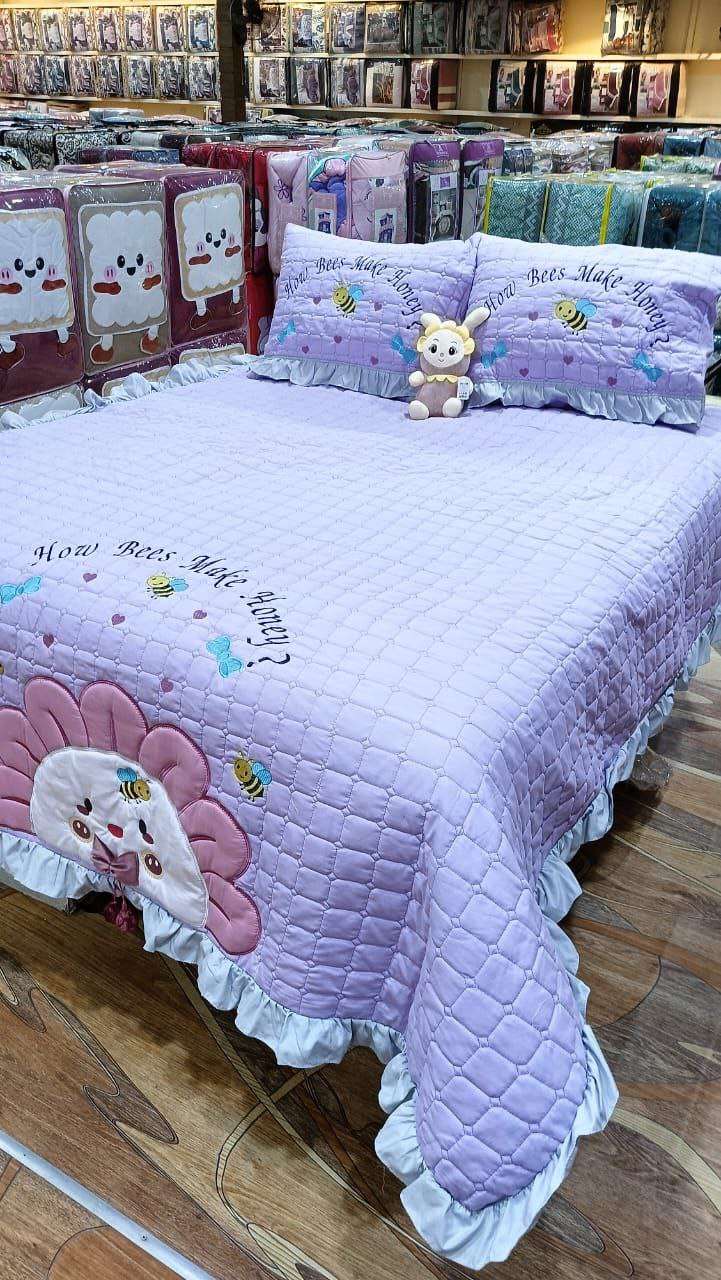 كوفرتة فايبر اطفال 5قطعه
2كوفرته 200*240
2كيس خداديه 60*75
دبدوب