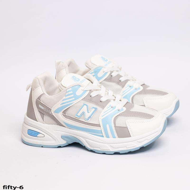 حذاء رياضي مميز من نيو بالانس