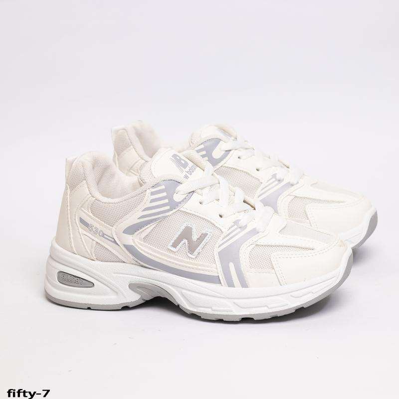 حذاء رياضي مميز من نيو بالانس