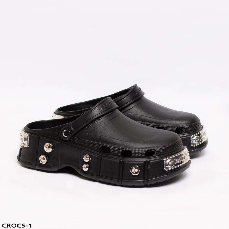 CROCS فاخر بتصميم عصري من Balenciaga