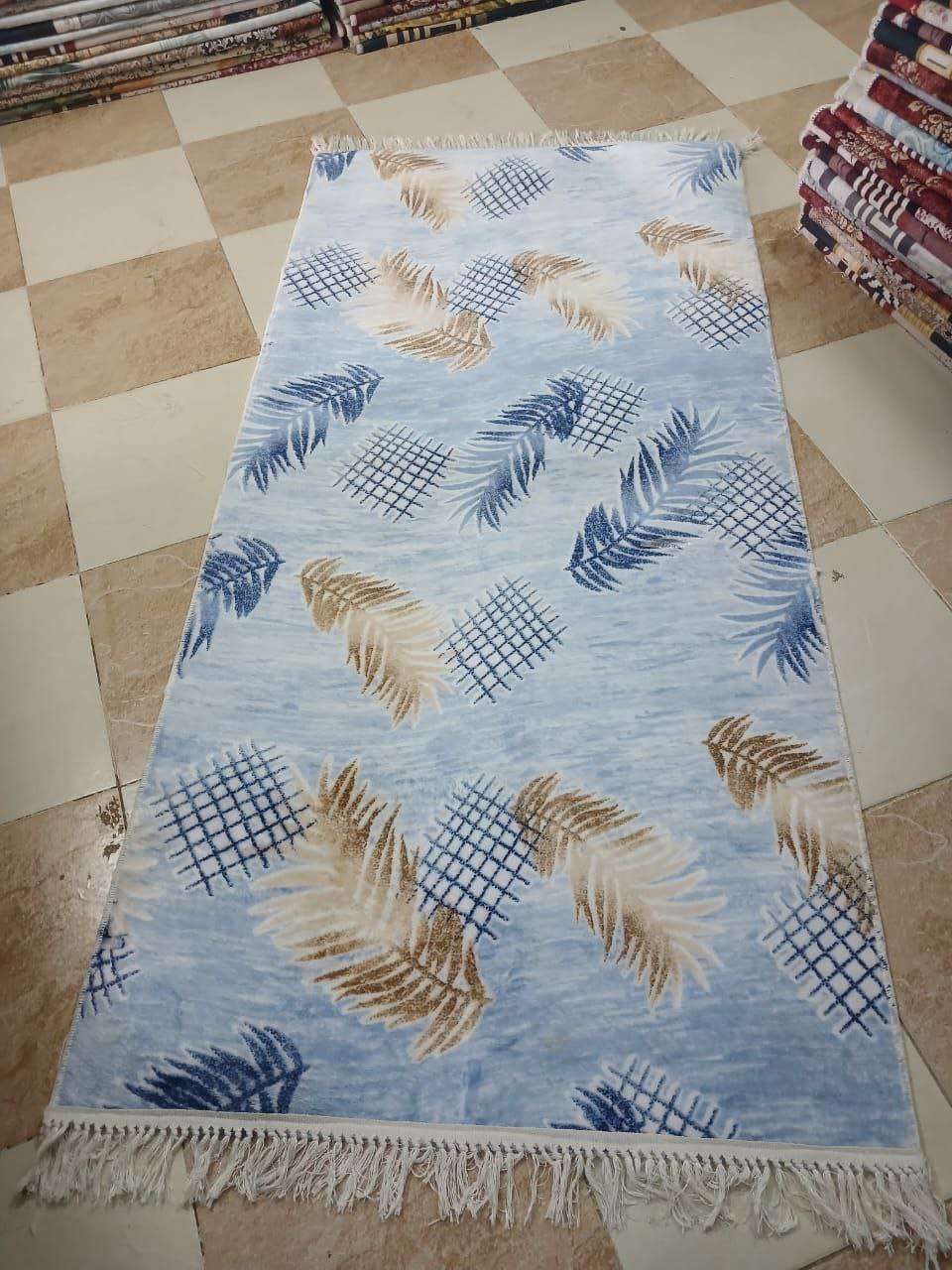 المشاية القطيفة التركي  المينك ضهر دوتس ابيض مانع