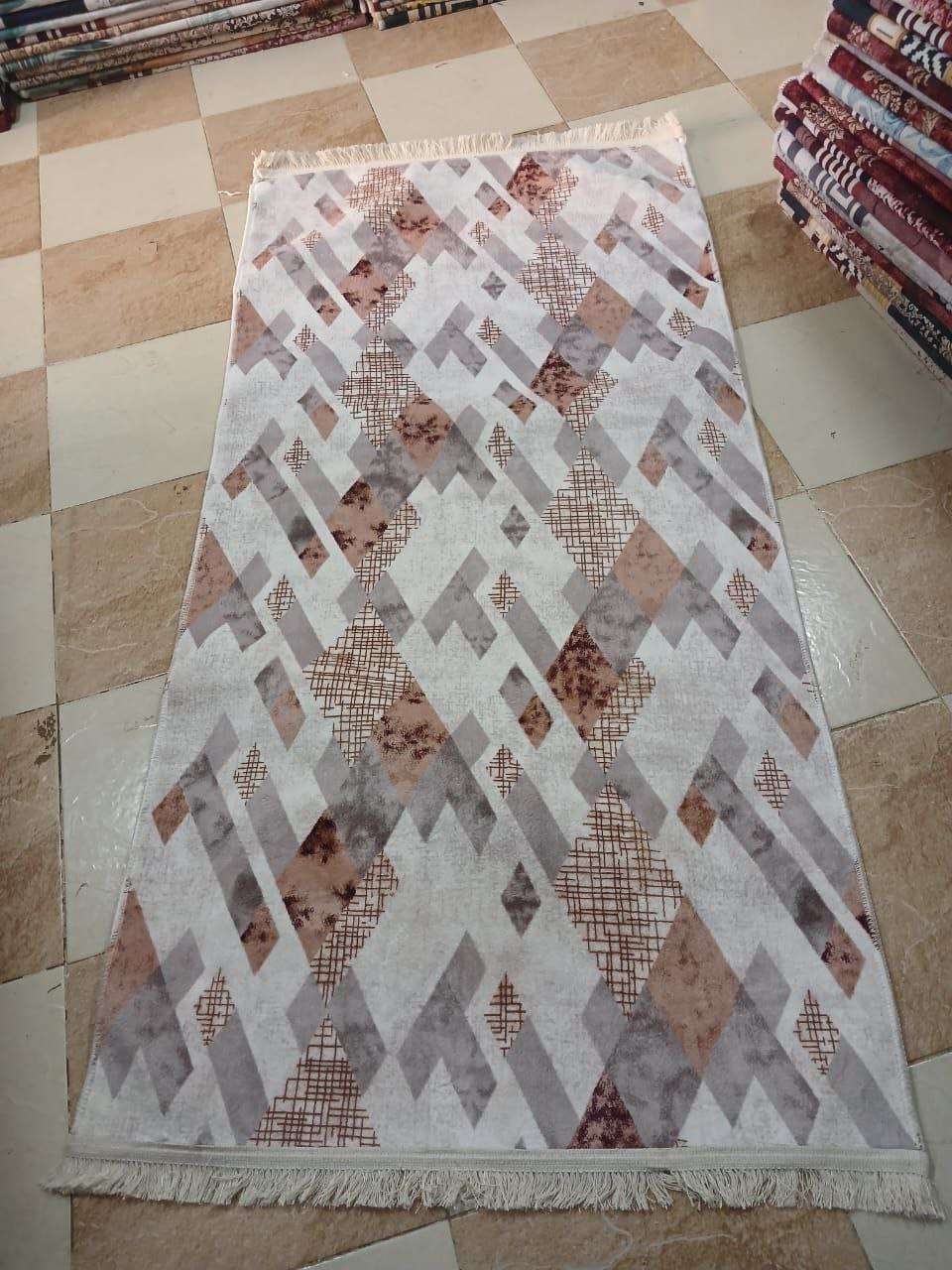 المشاية القطيفة التركي  المينك ضهر دوتس ابيض مانع