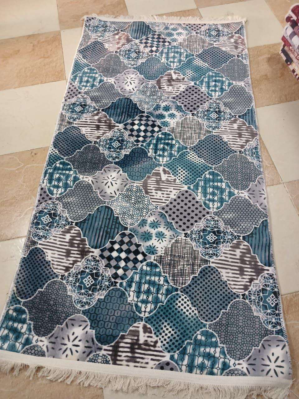 المشاية القطيفة التركي  المينك ضهر دوتس ابيض مانع