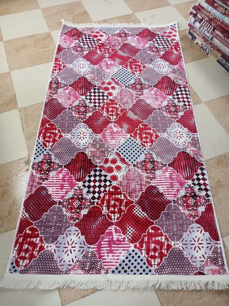 المشاية القطيفة التركي  المينك ضهر دوتس ابيض مانع