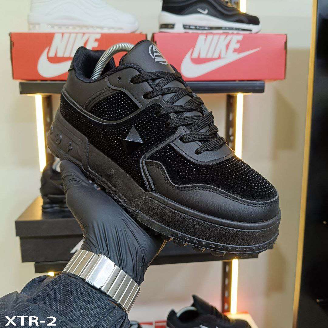 أحدث موديلات LV الرجالية