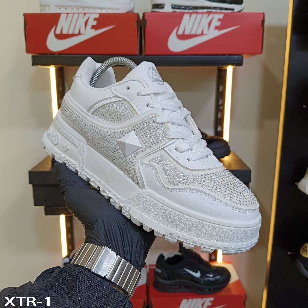 أحدث موديلات LV الرجالية