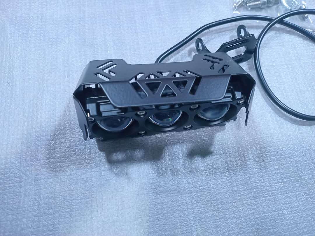 عدسات ليد شبوره 3 عين 20dx مسطرة