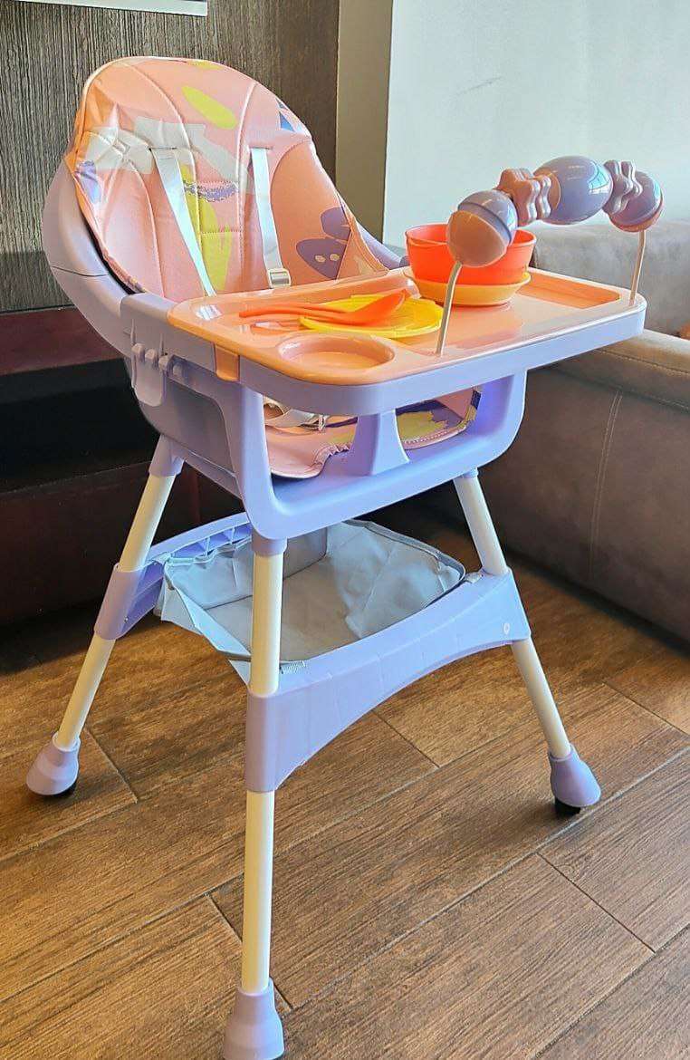 كرسي طعام مع طقم ادوات طعام صحي