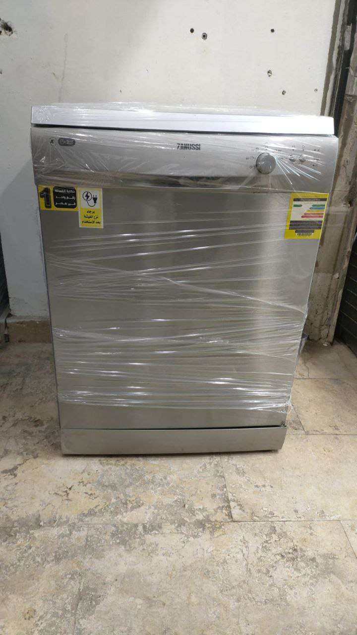 غساله اطباق زانوسي 25 فرد لون شركة سيلفر