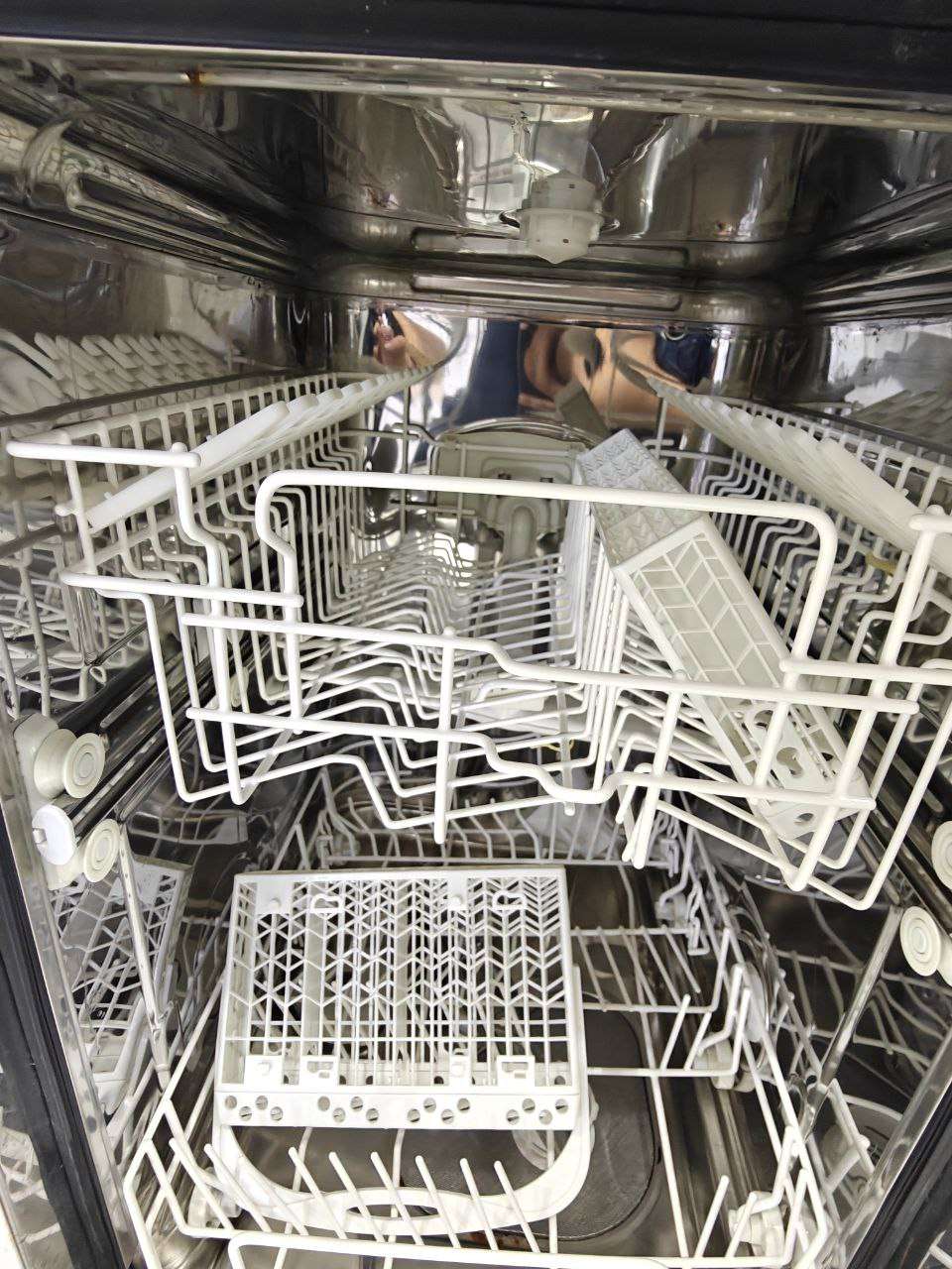 غسالة اطباق 10 حاله
 جيده جدا