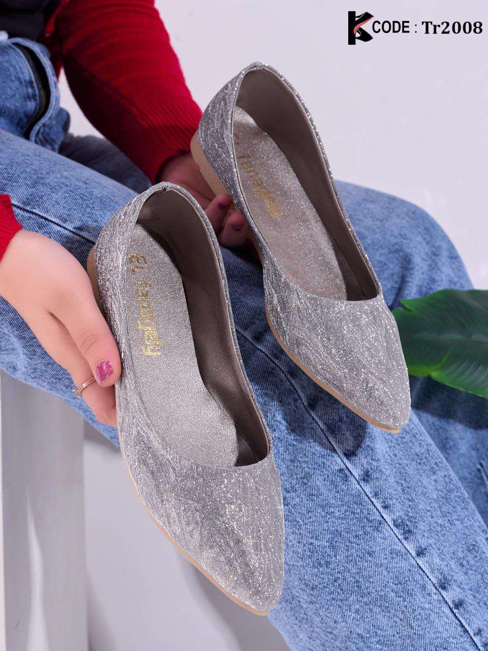 بلارينا سواريه خطيره شيك جدا ف اللبس