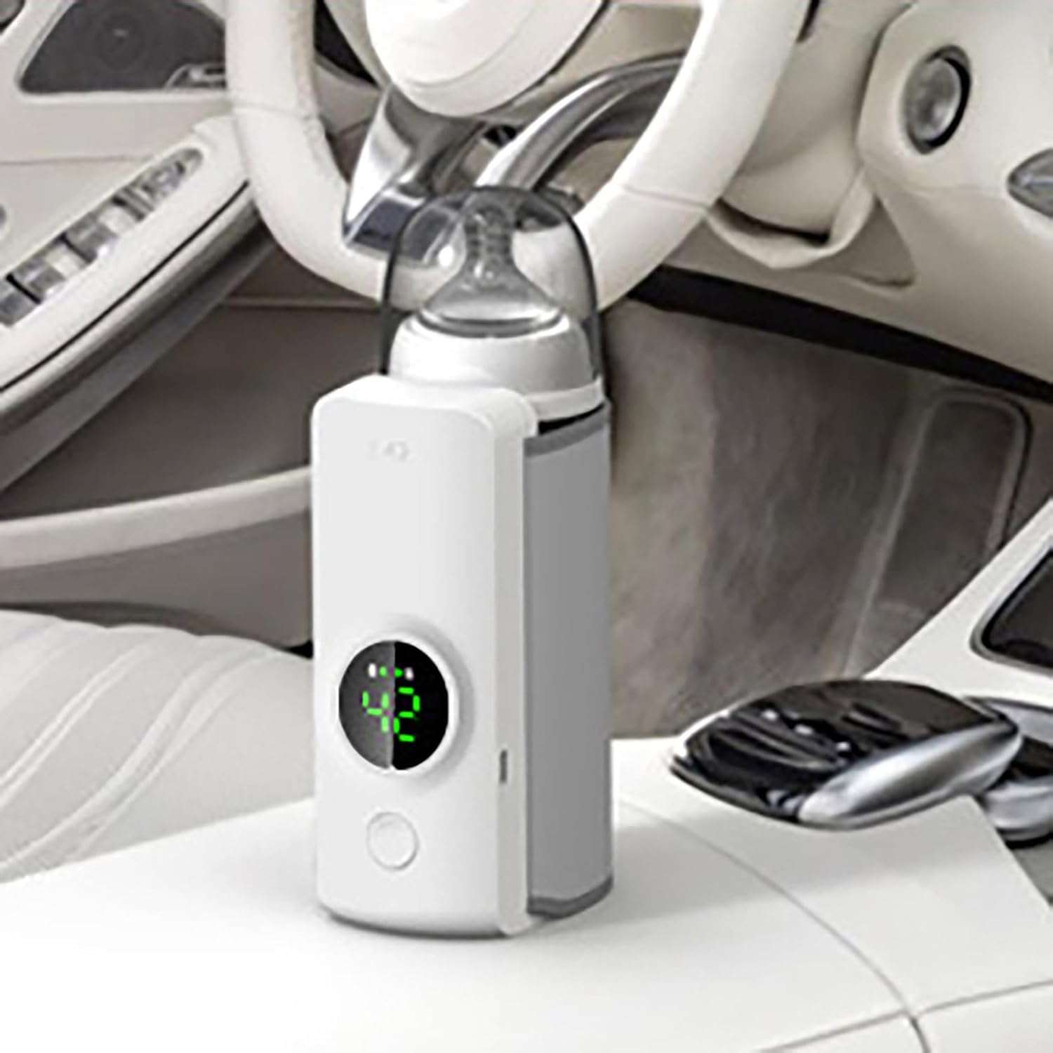 مع حافظ حرارة الببرونة الديجيتال، حليب دافي لطفلك في أي وقت وأي مكان