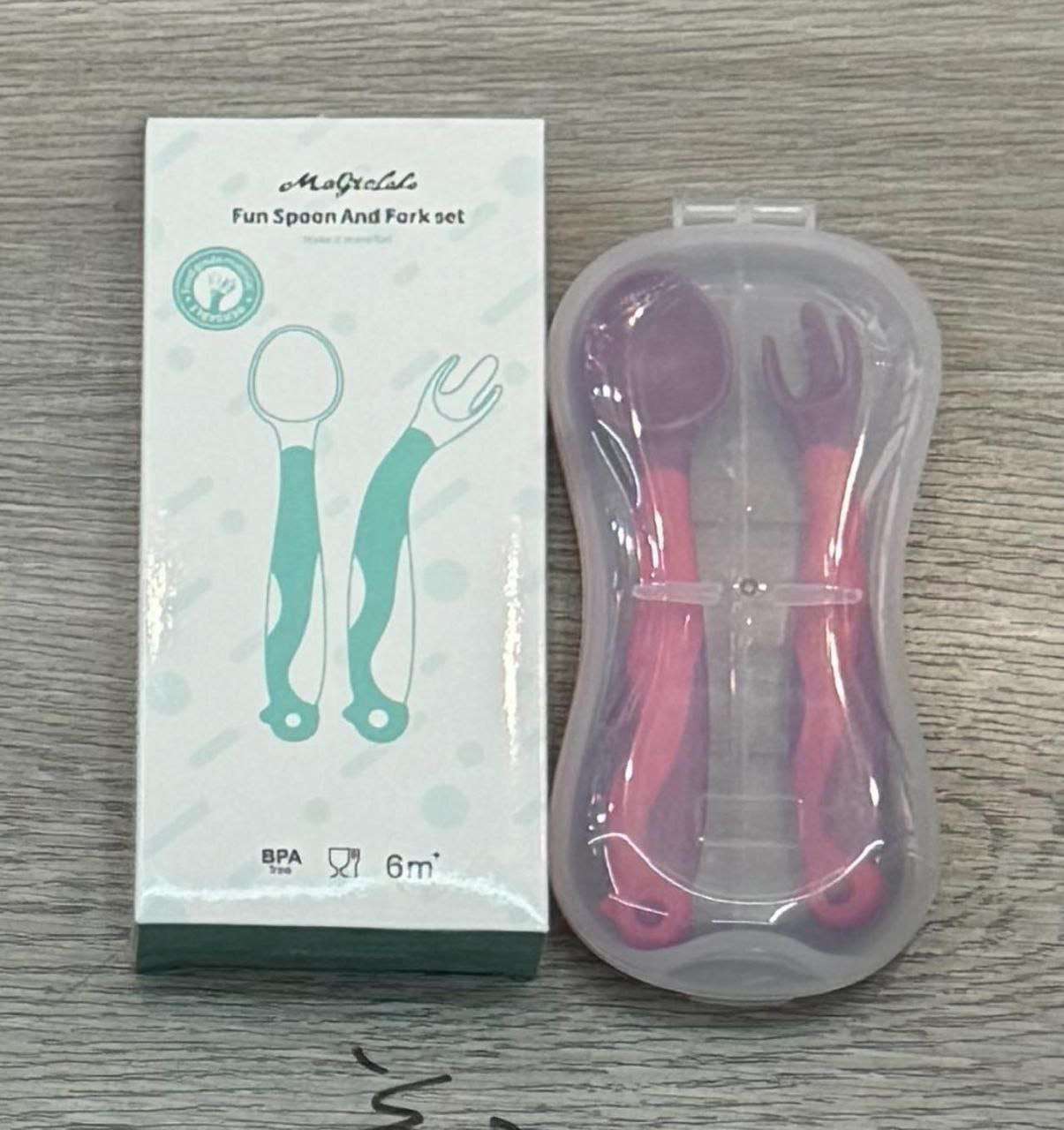 طقم شوكه ومعلقه في علبه 
قابله للحركه و المرونه