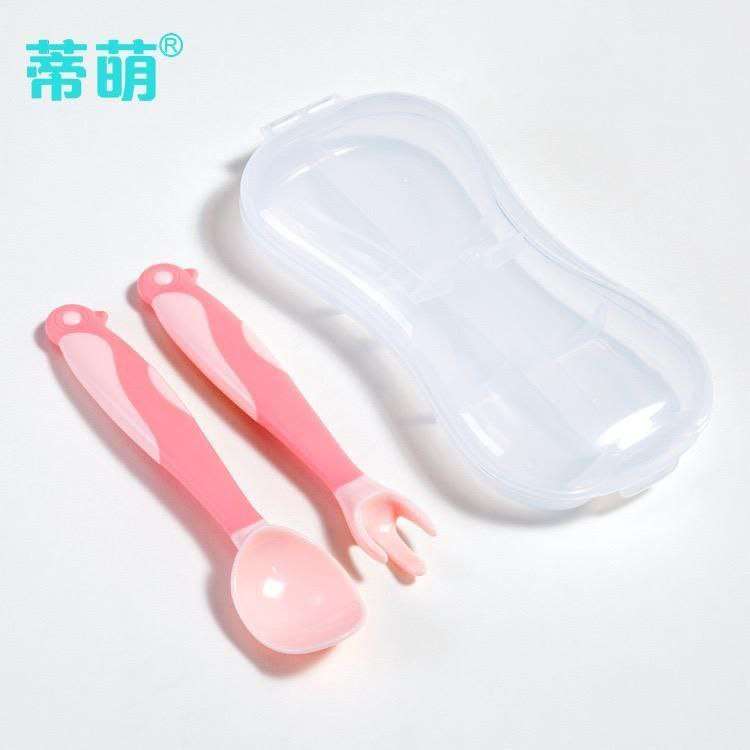 طقم شوكه ومعلقه في علبه 
قابله للحركه و المرونه