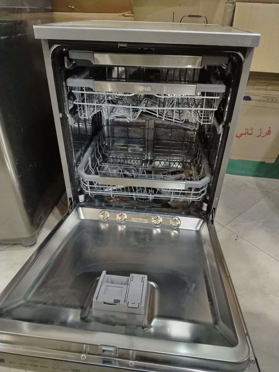 غسالة أطباق LG 14 فرد 10 برامج 4  رشاش3رف موديل DFB325HSلون سيلفر