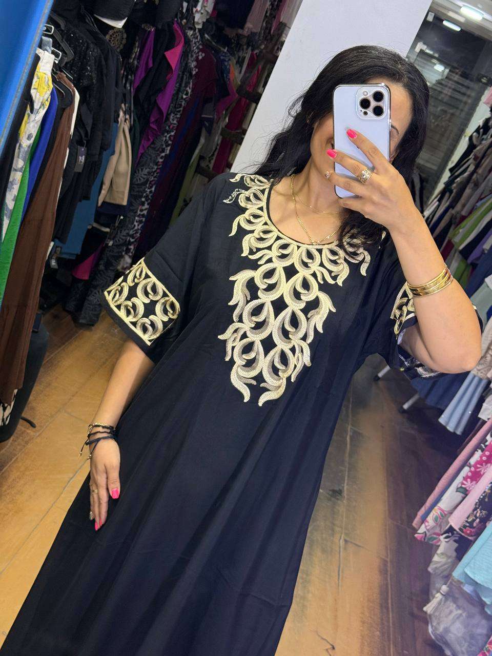 عبايات مطرزه