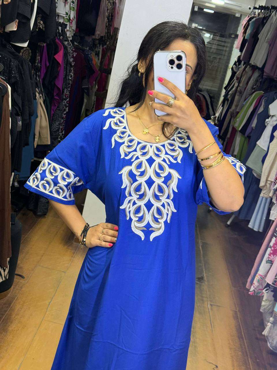 عبايات مطرزه