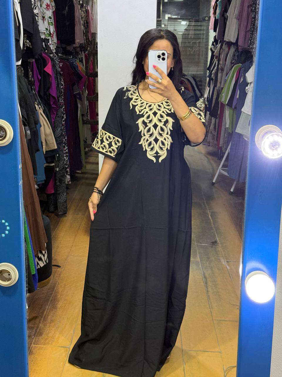 عبايات مطرزه