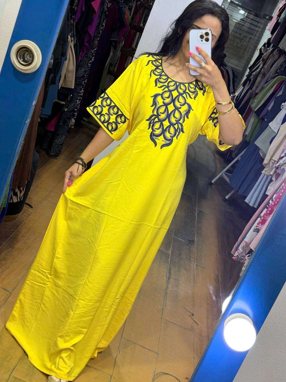 عبايات مطرزه