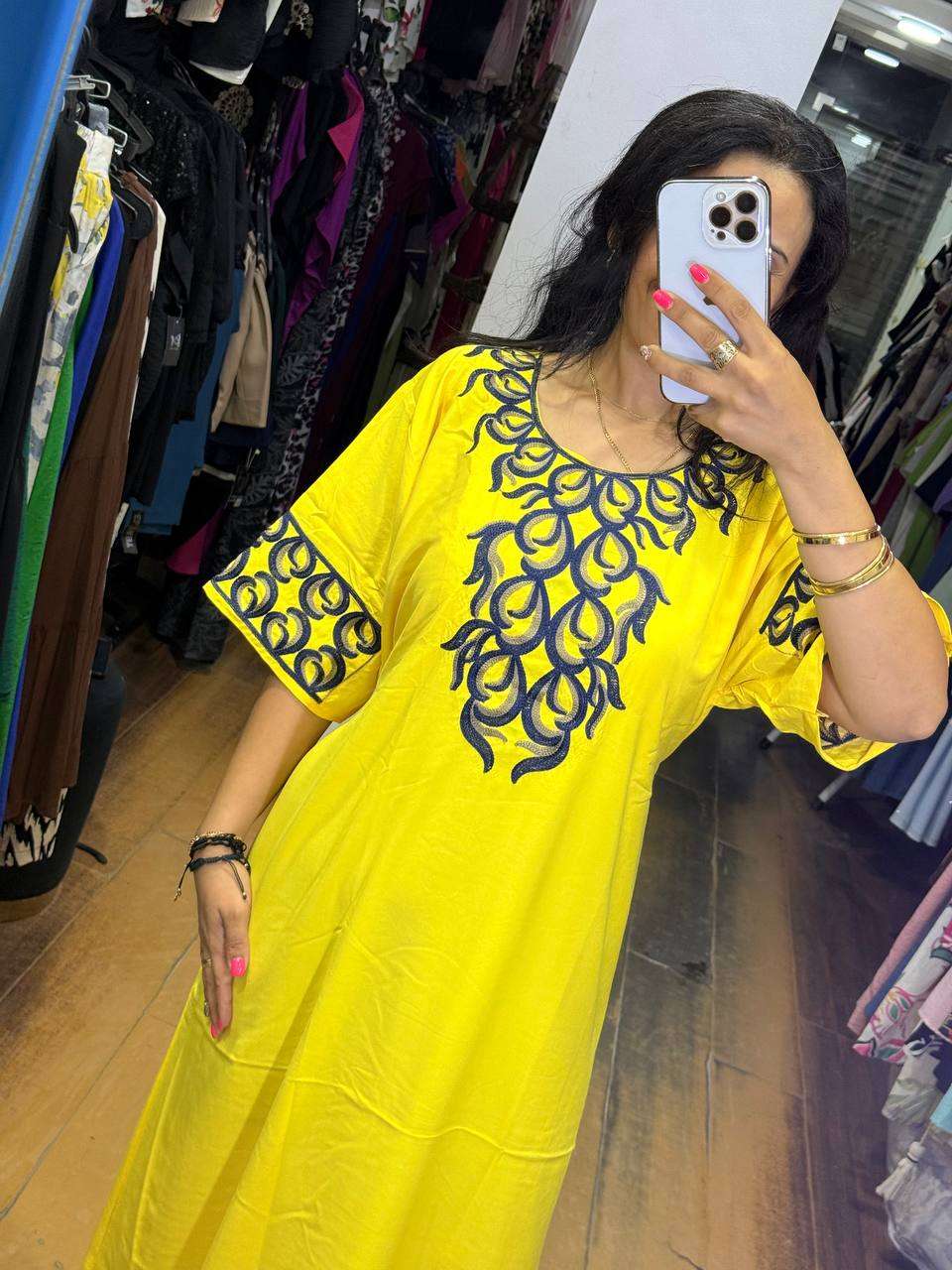 عبايات مطرزه