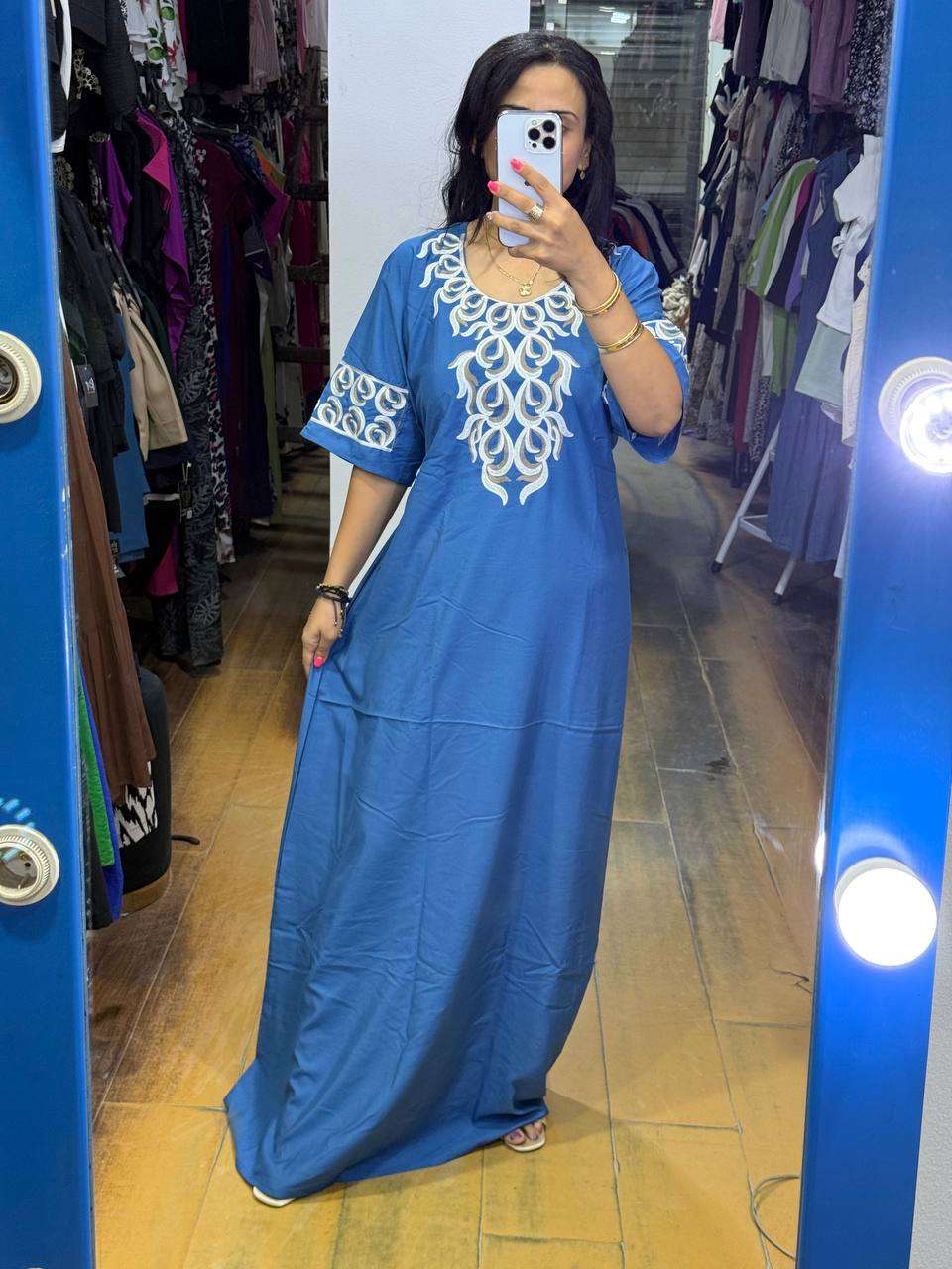 عبايات مطرزه