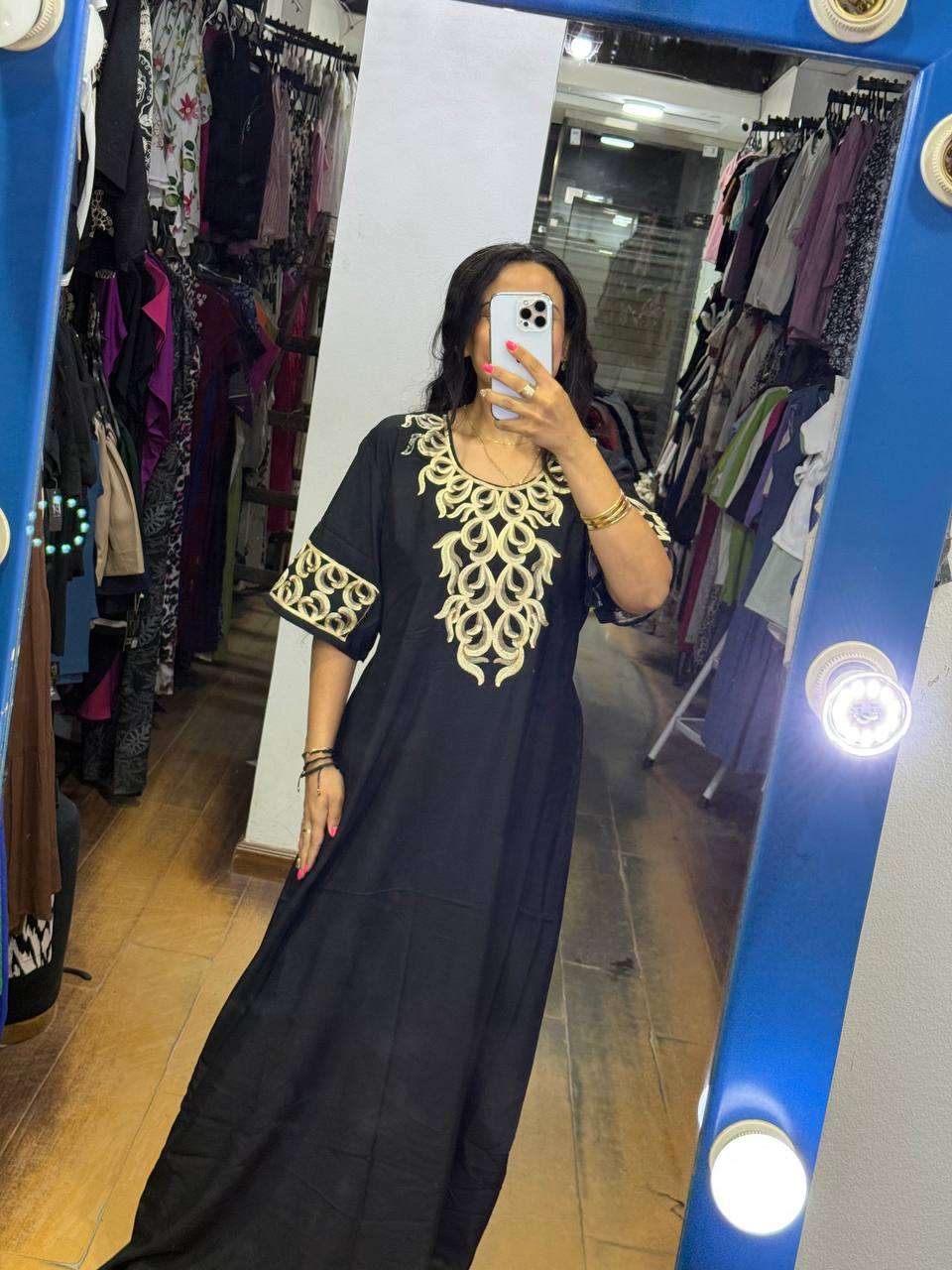 عبايات مطرزه